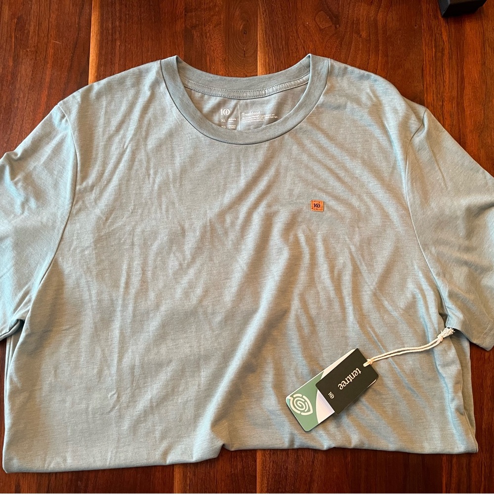NEW WITH TAGS - Basic tshirt